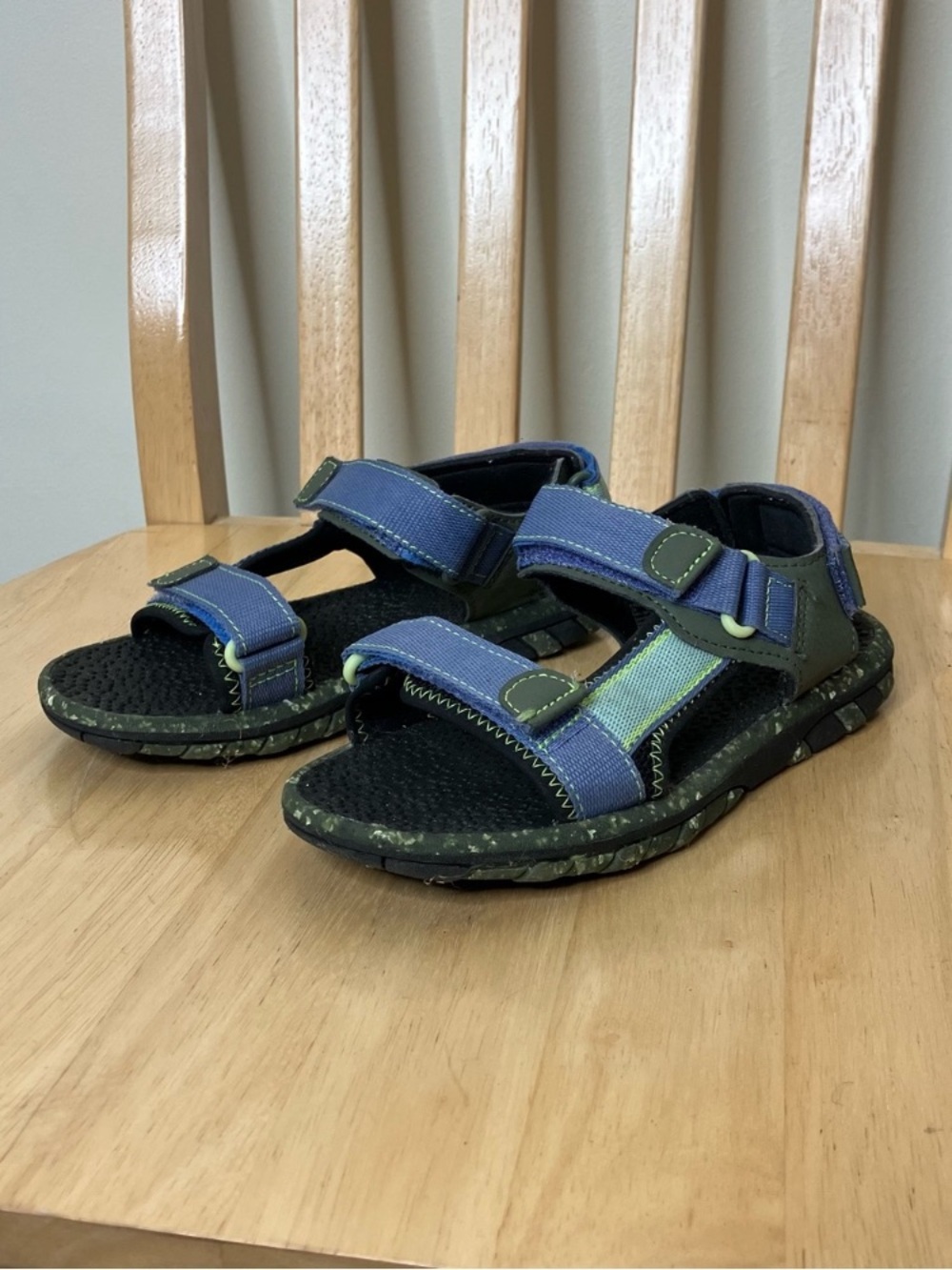 Wonder Nation boys Velcro strap sandals size 1 youth
